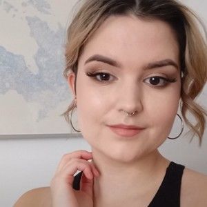 Meet your Posher, Naomi